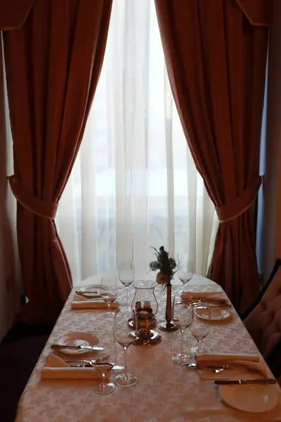 Table Manger Avec Couverts Pour Quatre Personnes Restaurant — Photo