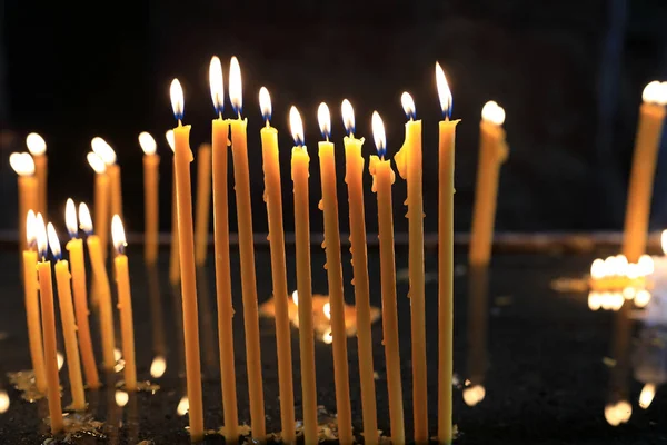 Utsikt Över Brinnande Ljus Armeniska Kyrkan — Stockfoto