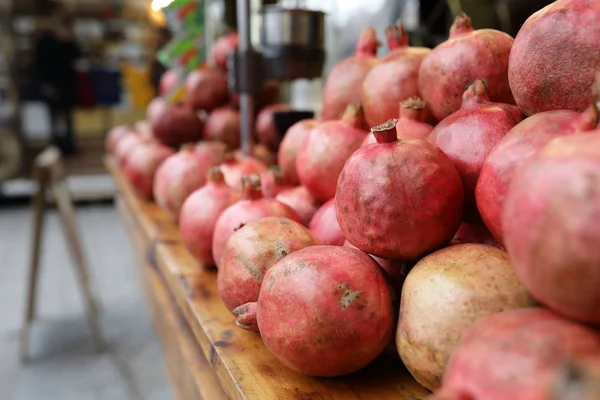 Granátové Jablko Ovoce Čítač Pouliční Kavárny Jerevan — Stock fotografie