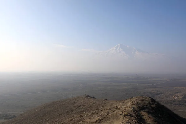 亚美尼亚阿拉拉特山谷冬季景观 — 图库照片