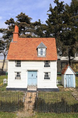 Park küçük ahşap ev ayrıntılarını