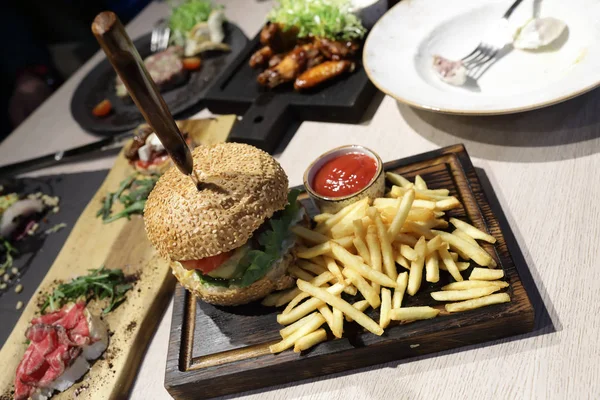 Dana pirzola ile Burger