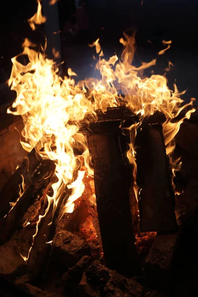 Queima de lenha em forno — Fotografia de Stock