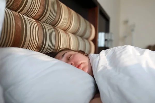 Retrato de mujer dormida — Foto de Stock