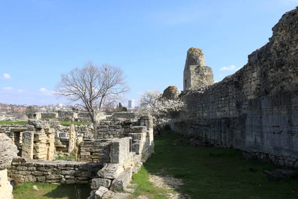 Beskåda av ruinerna av fästningen i Chersonesos — Stockfoto