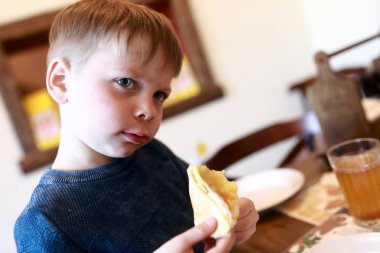 Çocuk khachapuri var