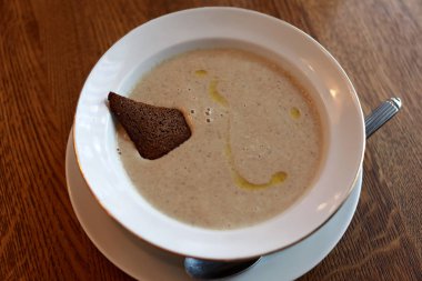 mantar çorbası püre