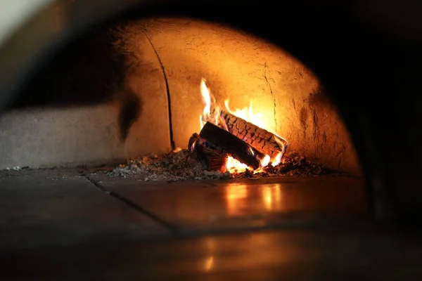 Horno de madera para hornear — Foto de Stock