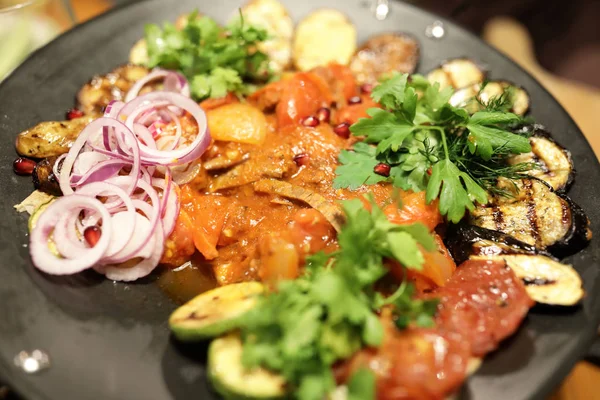 Boeuf et légumes saj — Photo