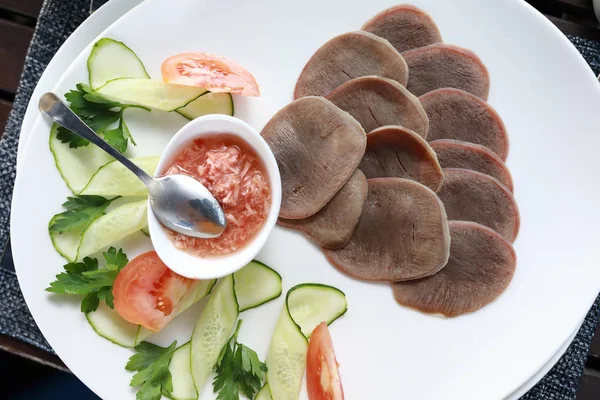 dilimlenmiş sebze diliyle