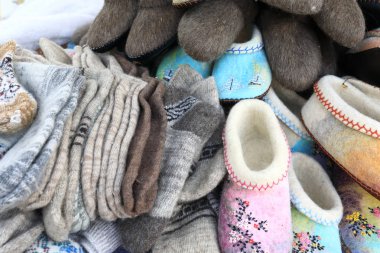 Yünlü çorap ve keçe ayakkabılar