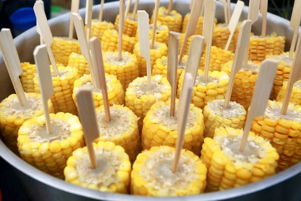 Ears of boiled corn in pan — Stock Photo, Image