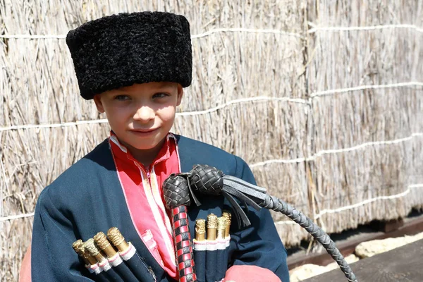 Ragazzo in costume cosacco — Foto Stock