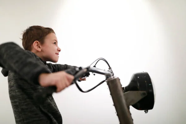 Simulador de moto de conducción infantil —  Fotos de Stock