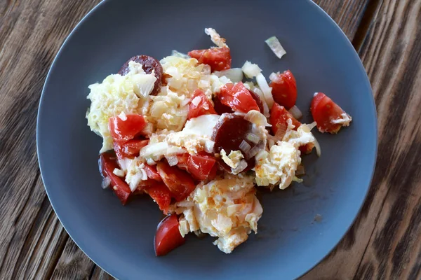 Huevos Revueltos Con Verduras Embutidos Plato — Foto de Stock