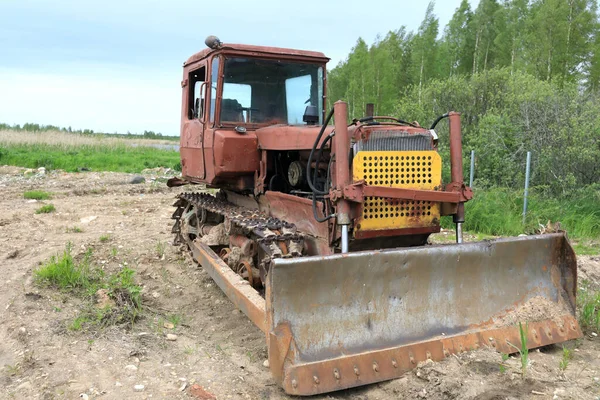 Utsikt Över Gamla Larv Traktor Sommaren — Stockfoto