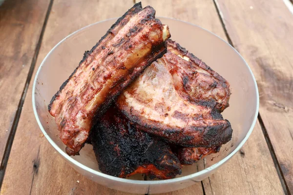 Grilled Pork Ribs Glass Bowl Wooden Table — Stock Photo, Image