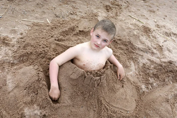 Child Sandy Beach Lake Seliger Ostashkov Russia — Stock Photo, Image