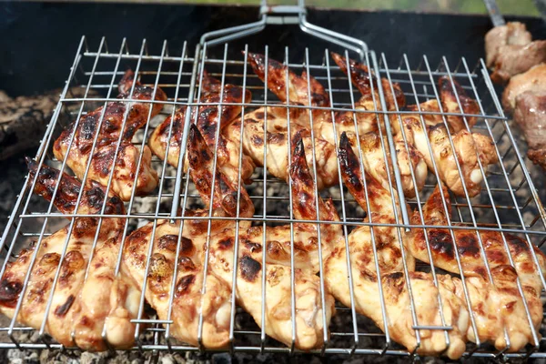Cooking Chicken Wings Backyard Grill — Stock Photo, Image