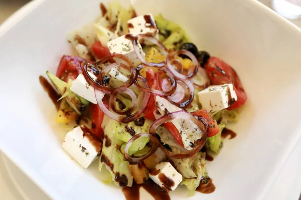 Salad Vegetables Cheese White Plate Restaurant — Stock Photo, Image