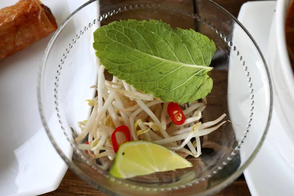 Πρόσθετα Για Βιετναμέζικες Pho Σούπα Στο Εστιατόριο — Φωτογραφία Αρχείου