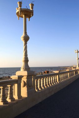 Gün batımında Azov seti manzarası, Primorsko-Akhtarsk, Rusya