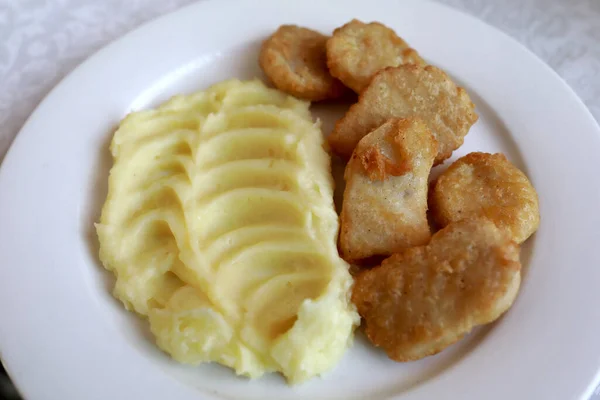 Nuggets Mashed Potatoes Plate Restaurant — Stock Photo, Image