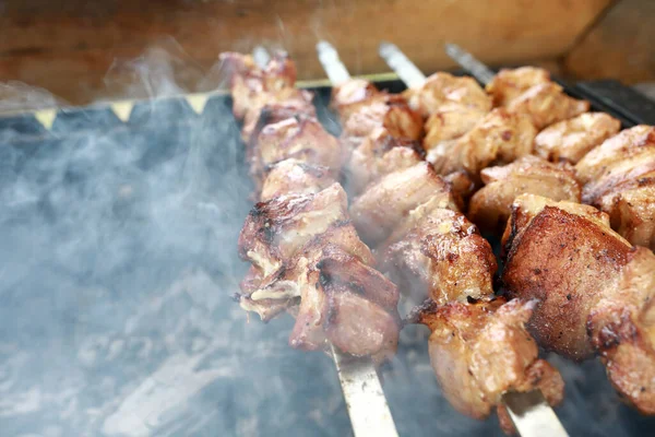 Vue Cuisson Des Brochettes Porc Sur Charbon Bois — Photo