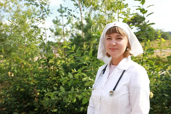 Portrait Nurse Stethoscope Park — Stock Photo, Image