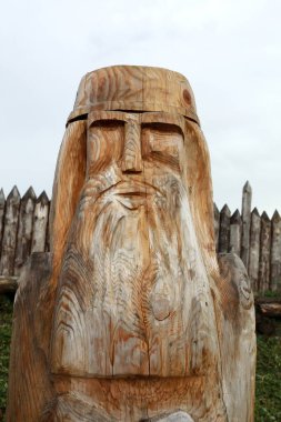 Viking köyünde İskandinav tanrısı Odin 'in görüntüsü