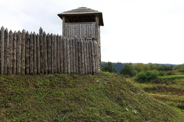 Pohled Vikingskou Vesnici Dřevěné Věže Palisádou Karelia — Stock fotografie