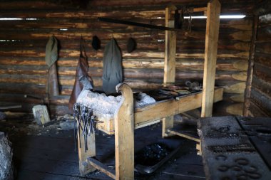 Rusya 'daki boş eski demir ocağının iç görünümü