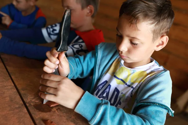 Kinder Basteln Werkstatt Maskottchen Mit Runen — Stockfoto