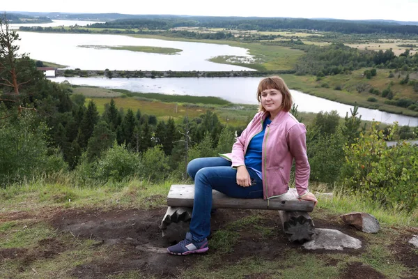 Woman Sitting Bench Mount Paaso Summer Karelia — Stock Photo, Image