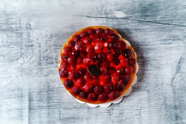 Ahududu tart kek, yakın çekim