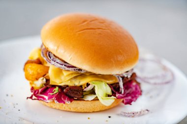 Burger duck ile yakın çekim