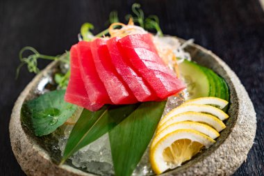 ton balığı sahsimi buz, yakın çekim