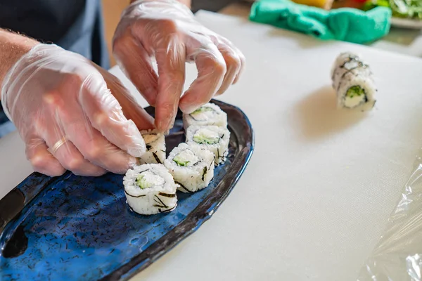 Chef Haciendo Sushi Primer Plano — Foto de Stock