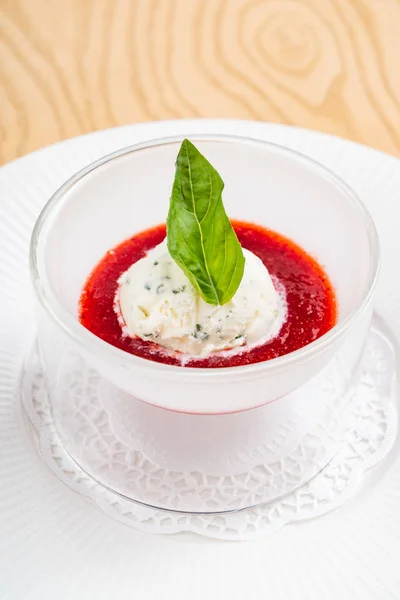 Cold Strawberry Dessert Close — Stock Photo, Image