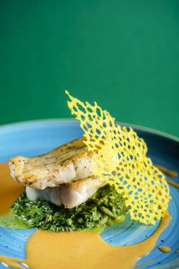 Ispanaklı zander, kapat.