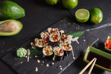 suşi siyah arka plan, yakın çekim