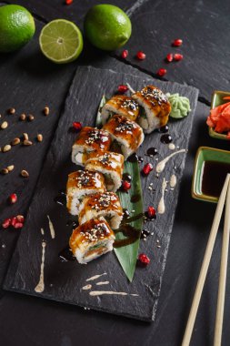 suşi siyah arka plan, yakın çekim