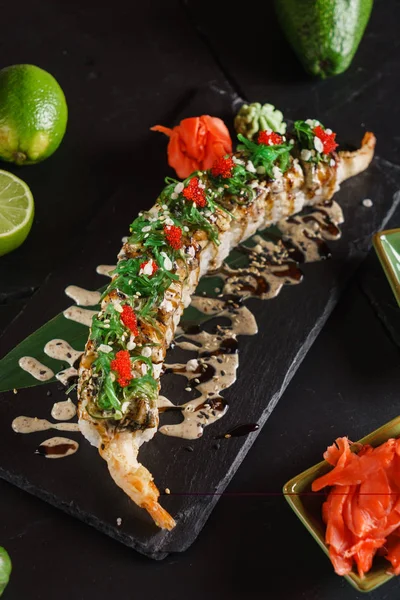 suşi siyah arka plan, yakın çekim