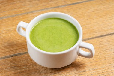 bezelye kremalı çorba, yakın çekim