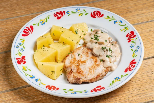 Schweinebraten Mit Kartoffeln Hautnah — Stockfoto