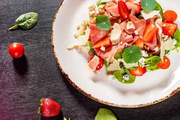 çilek, taze salata yakın çekim