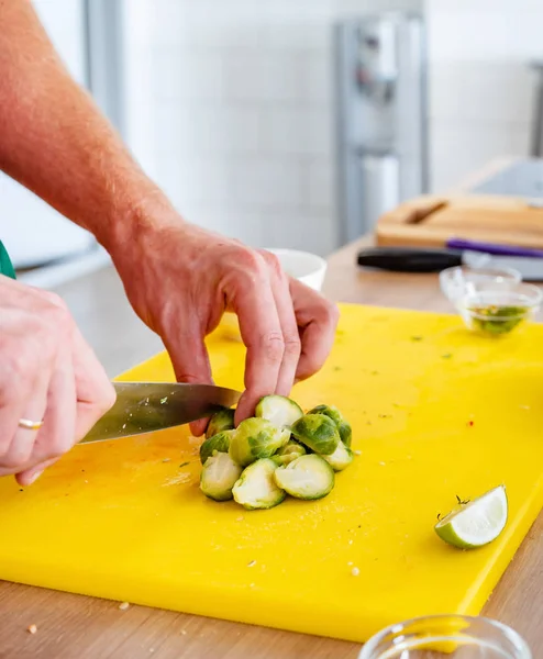 iş yerinde, erkek aşçı yakın çekim