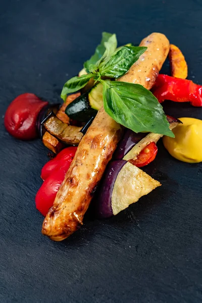 sebzeler, lezzetli sosis yakın çekim