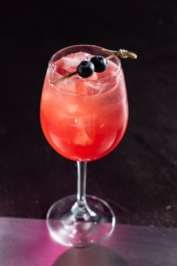 kokteyl barda, yakın çekim