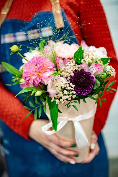 Nice Bouquet Hands Woman — Stock Photo, Image